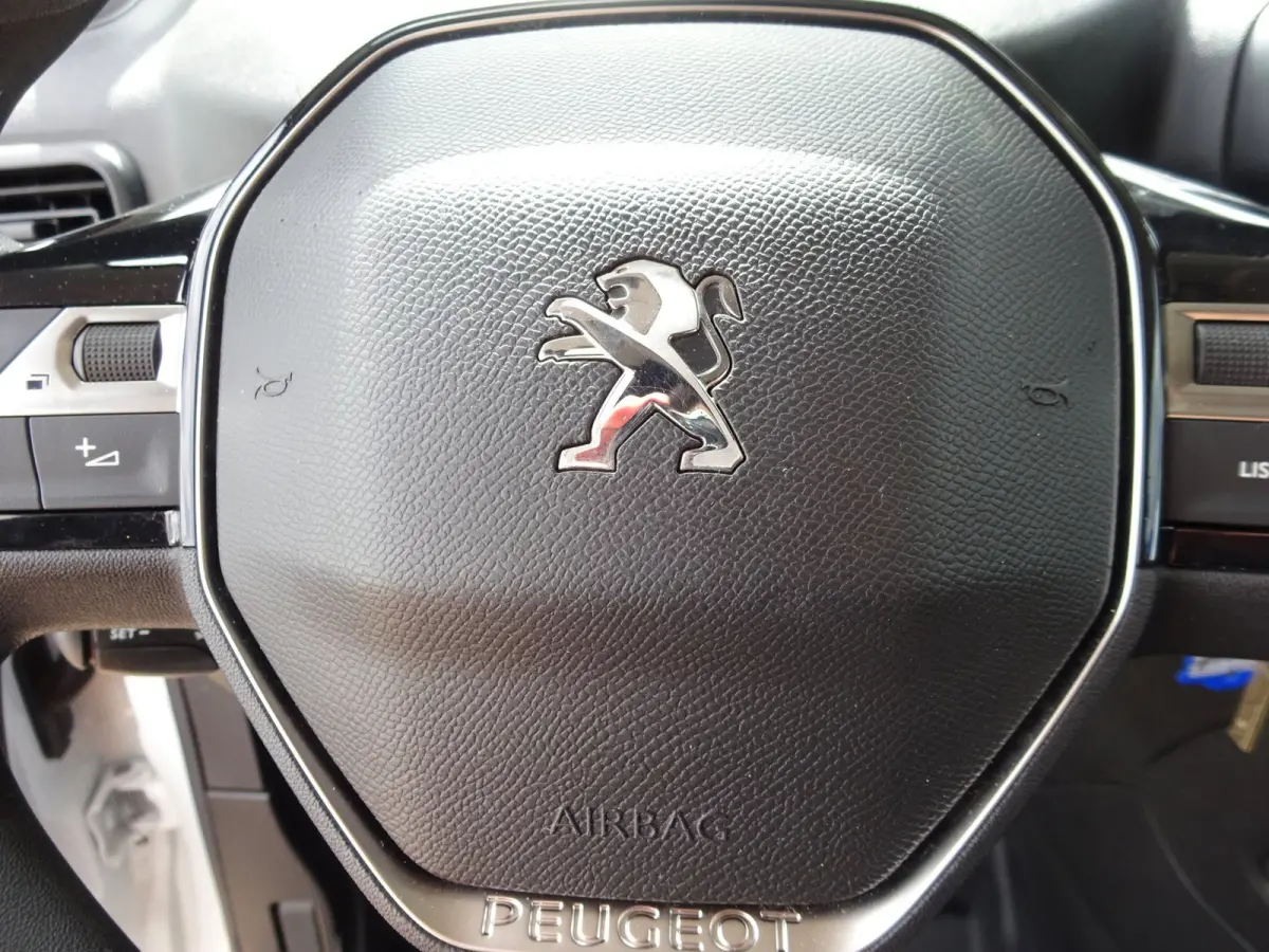 1.2 PureTech Pro BENZINE AIRCO NAVI CRUISE CONTROL PDC SCHUIFDEUR