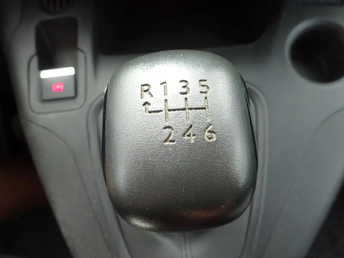 1.2 PureTech Pro BENZINE AIRCO NAVI CRUISE CONTROL PDC SCHUIFDEUR