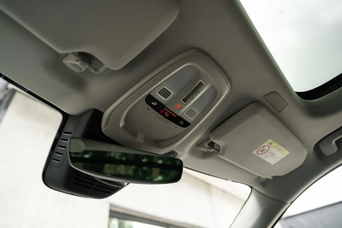 T8 Plus Bright B&W Pano Lucht 360 HUD Trek 22"