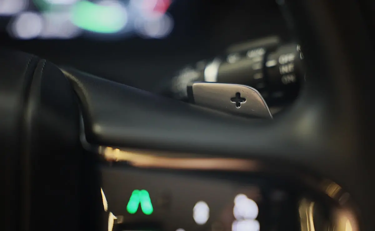 3.0 P400 AWD Dynamic SE MHEV / Batumi Gold / Acc / Lane Assist / Dode Hoek / 360 Camera / Leder /Pano