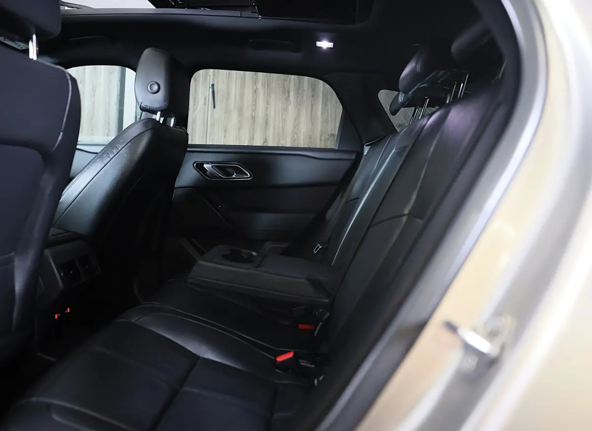 3.0 P400 AWD Dynamic SE MHEV / Batumi Gold / Acc / Lane Assist / Dode Hoek / 360 Camera / Leder /Pano