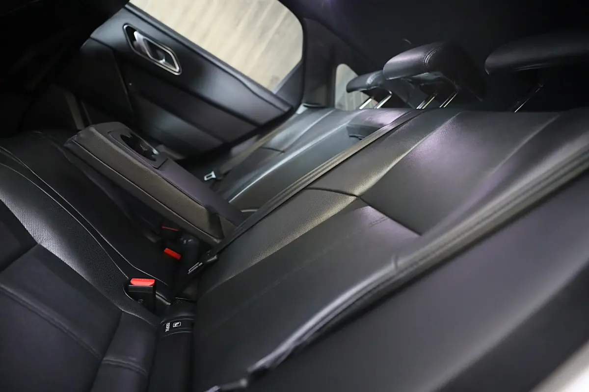 3.0 P400 AWD Dynamic SE MHEV / Batumi Gold / Acc / Lane Assist / Dode Hoek / 360 Camera / Leder /Pano