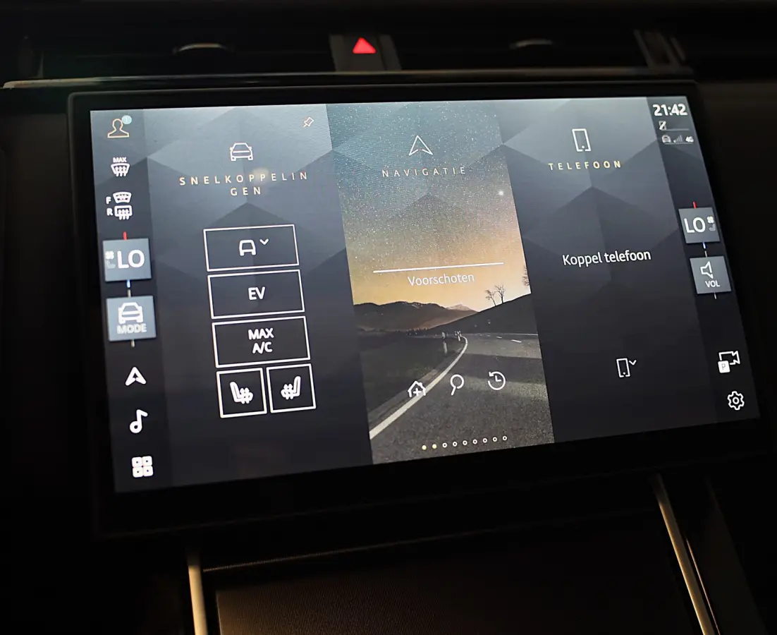 3.0 P400 AWD Dynamic SE MHEV / Batumi Gold / Acc / Lane Assist / Dode Hoek / 360 Camera / Leder /Pano
