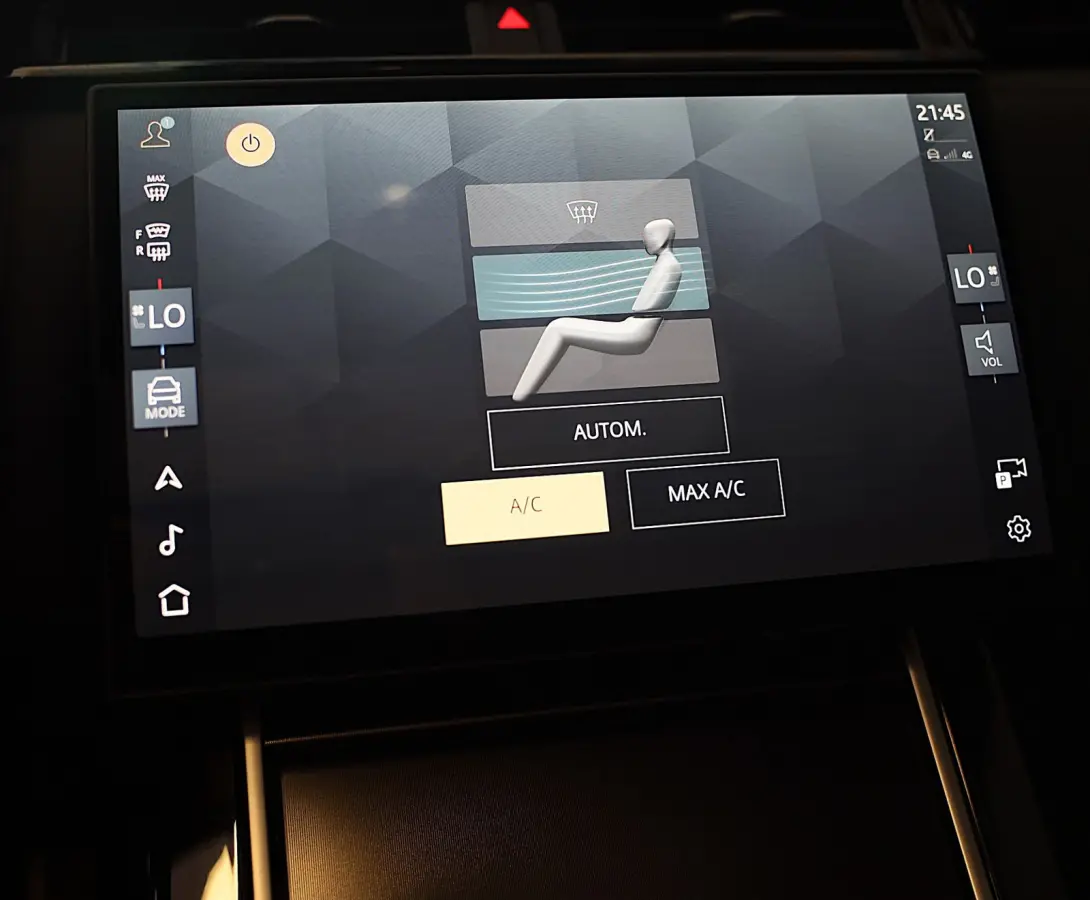 3.0 P400 AWD Dynamic SE MHEV / Batumi Gold / Acc / Lane Assist / Dode Hoek / 360 Camera / Leder /Pano