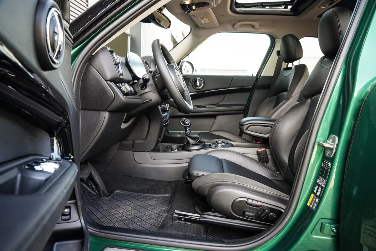1.5 Cooper ALL4 Untamed Edition | Pano | Carplay | H&K | H.Leder | ACC | Groen metalic |