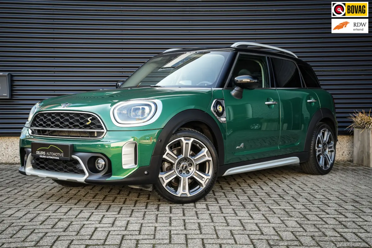 1.5 Cooper ALL4 Untamed Edition | Pano | Carplay | H&K | H.Leder | ACC | Groen metalic |