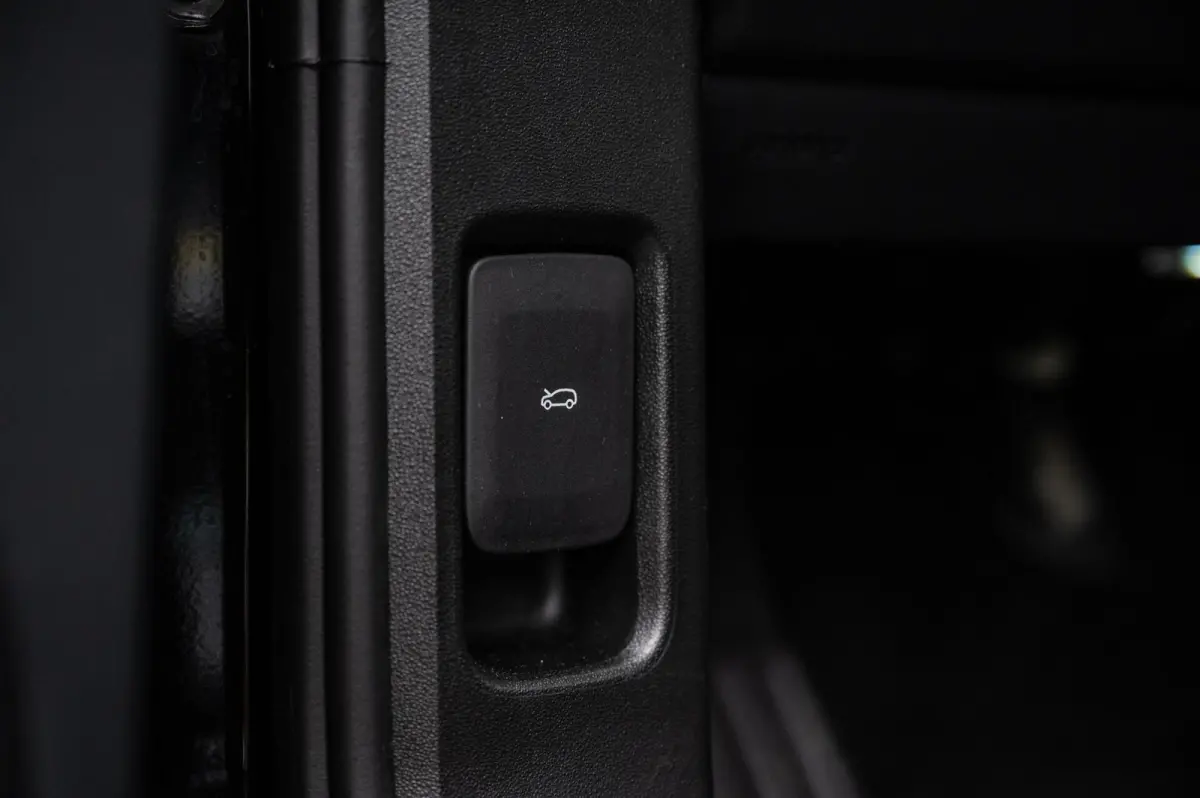 1.5 P270e PHEV PANO MERIDIAN ADAPTIVE CRUISE LEDER