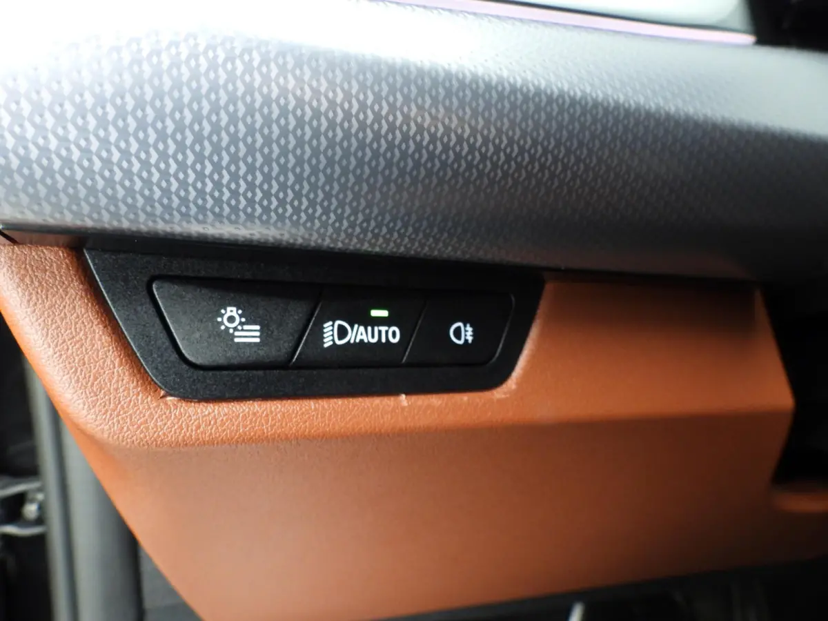 sDrive20i | M-Sportpakket | LED | Leder | Navigatie | Sportstoelen | Stoelverwarming | DAB | Alu 19 inch