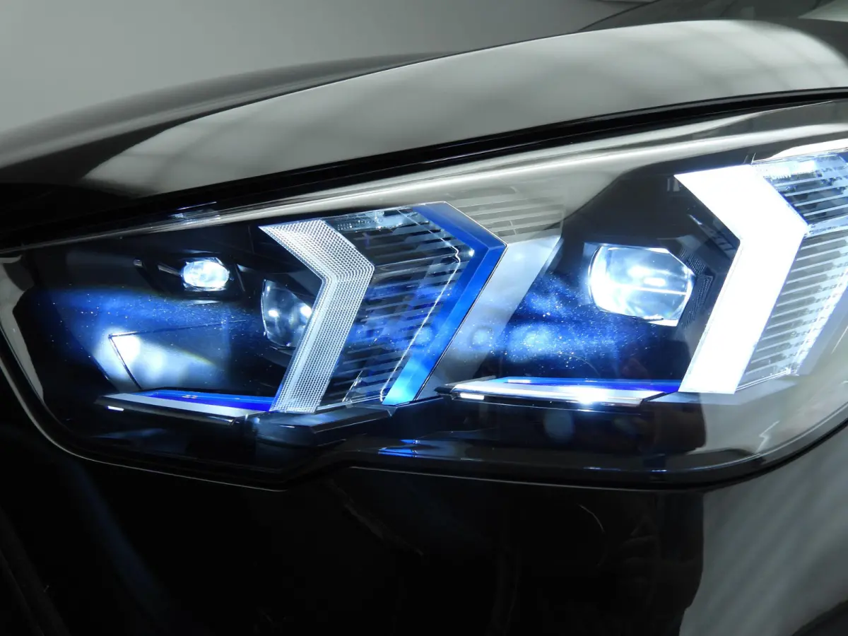 sDrive20i | M-Sportpakket | LED | Leder | Navigatie | Sportstoelen | Stoelverwarming | DAB | Alu 19 inch