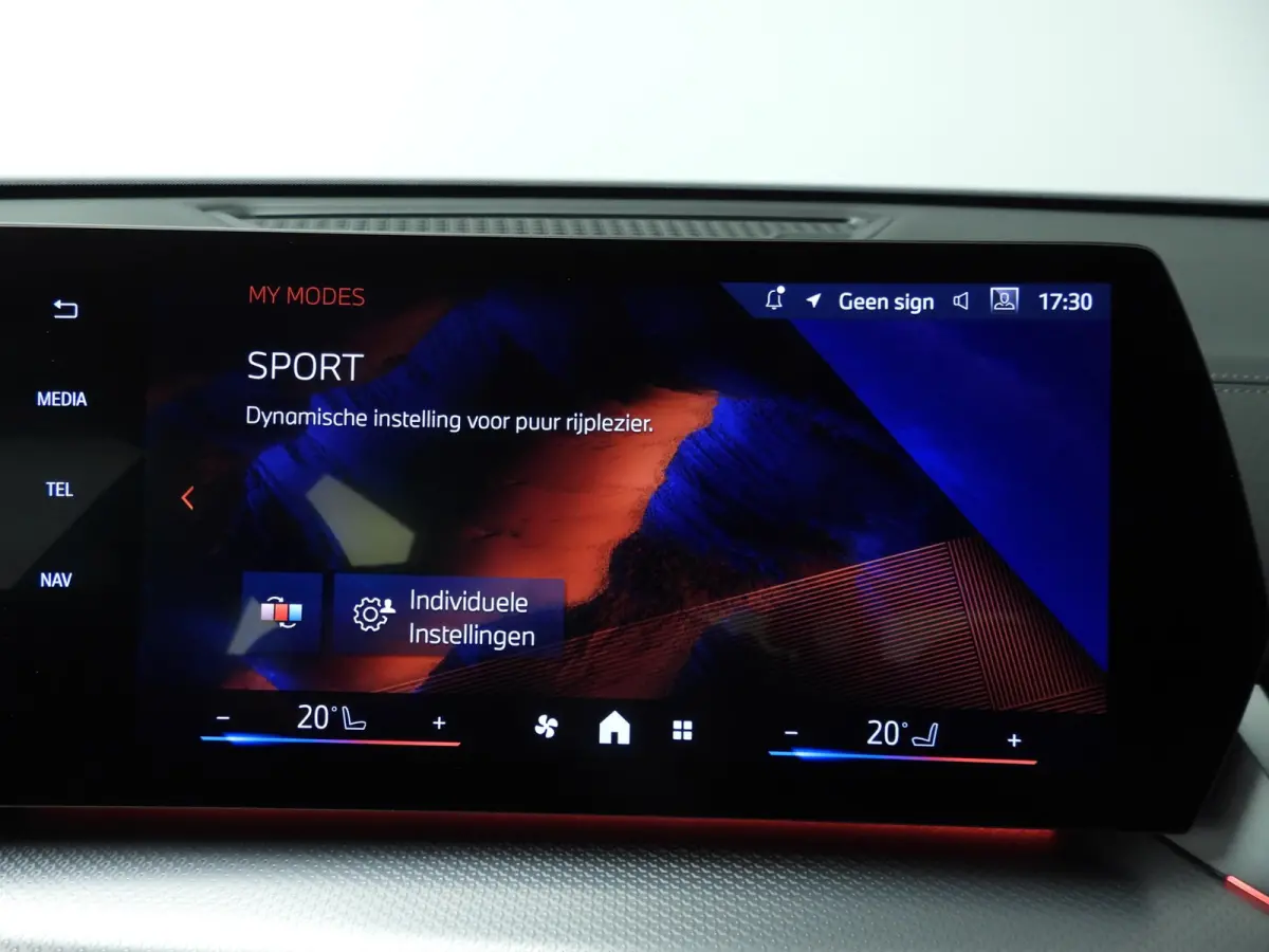 sDrive20i | M-Sportpakket | LED | Leder | Navigatie | Sportstoelen | Stoelverwarming | DAB | Alu 19 inch