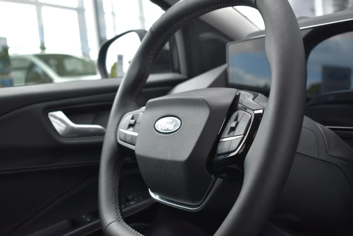 1.0 EcoBoost Titanium | Demo | Climate Control | Cruise Control | Winterpakket | Comfort Pack | Achteruitrijcamera | Apple Carplay/Android Auto |