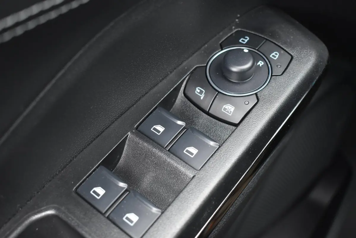 1.0 EcoBoost Titanium | Demo | Climate Control | Cruise Control | Winterpakket | Comfort Pack | Achteruitrijcamera | Apple Carplay/Android Auto |