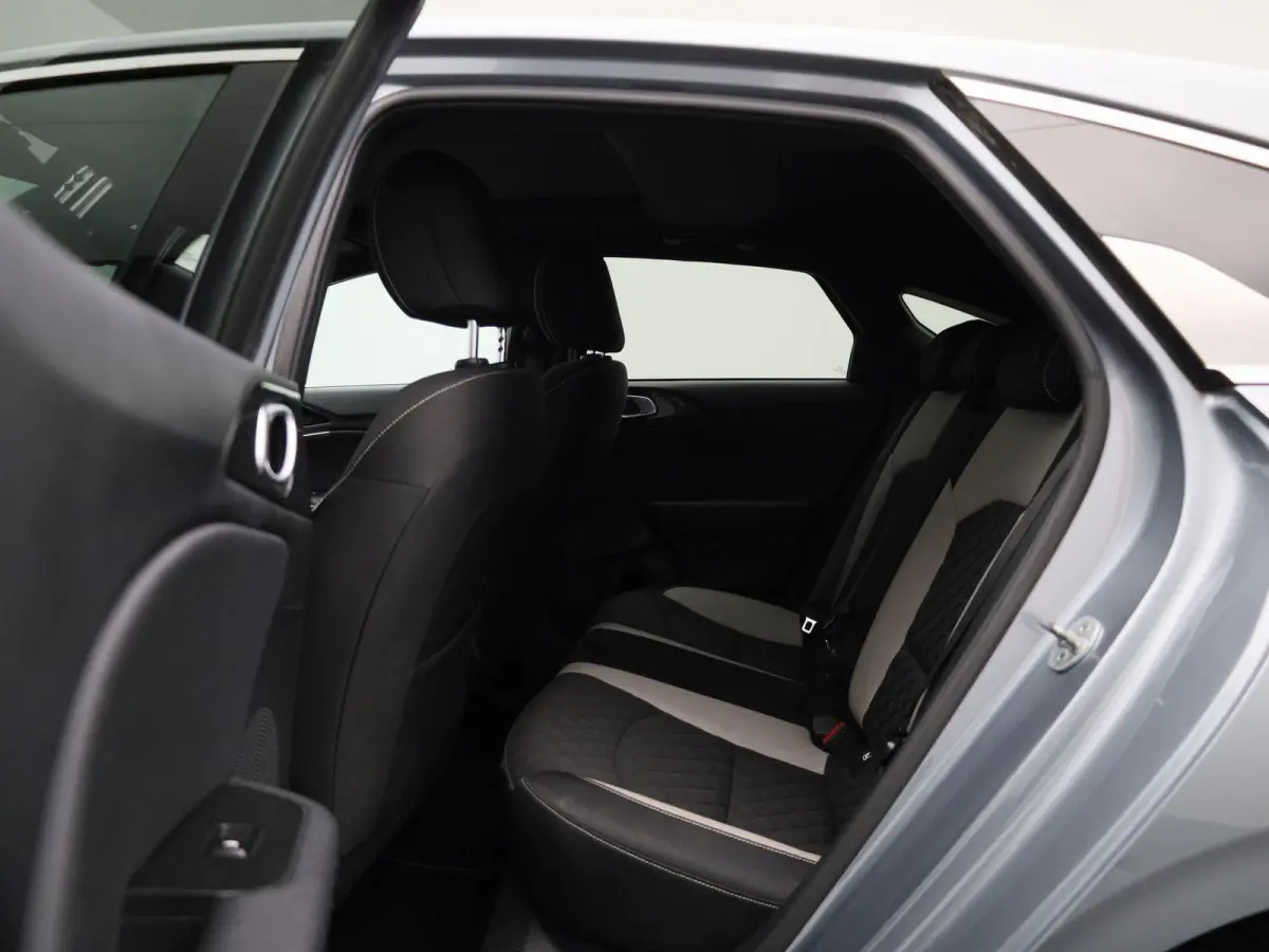 1.5 T-GDi MHEV GT-Line Edition AUTOMAAT | PANORAMADAK | NAVIGATIE | CAMERA