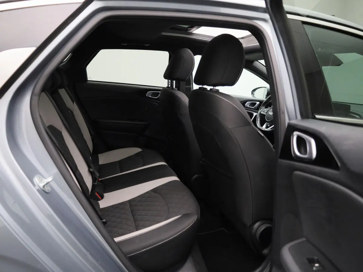 1.5 T-GDi MHEV GT-Line Edition AUTOMAAT | PANORAMADAK | NAVIGATIE | CAMERA