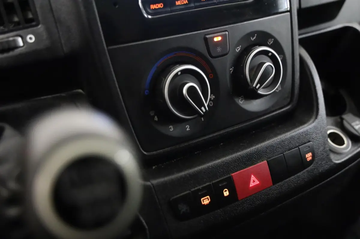2.0 BlueHDI L2/H2 130PK PDC AIRCO NAVI CRUISE CONTROL LEASE V/A 99,- p.m. INRUIL MOGELIJK