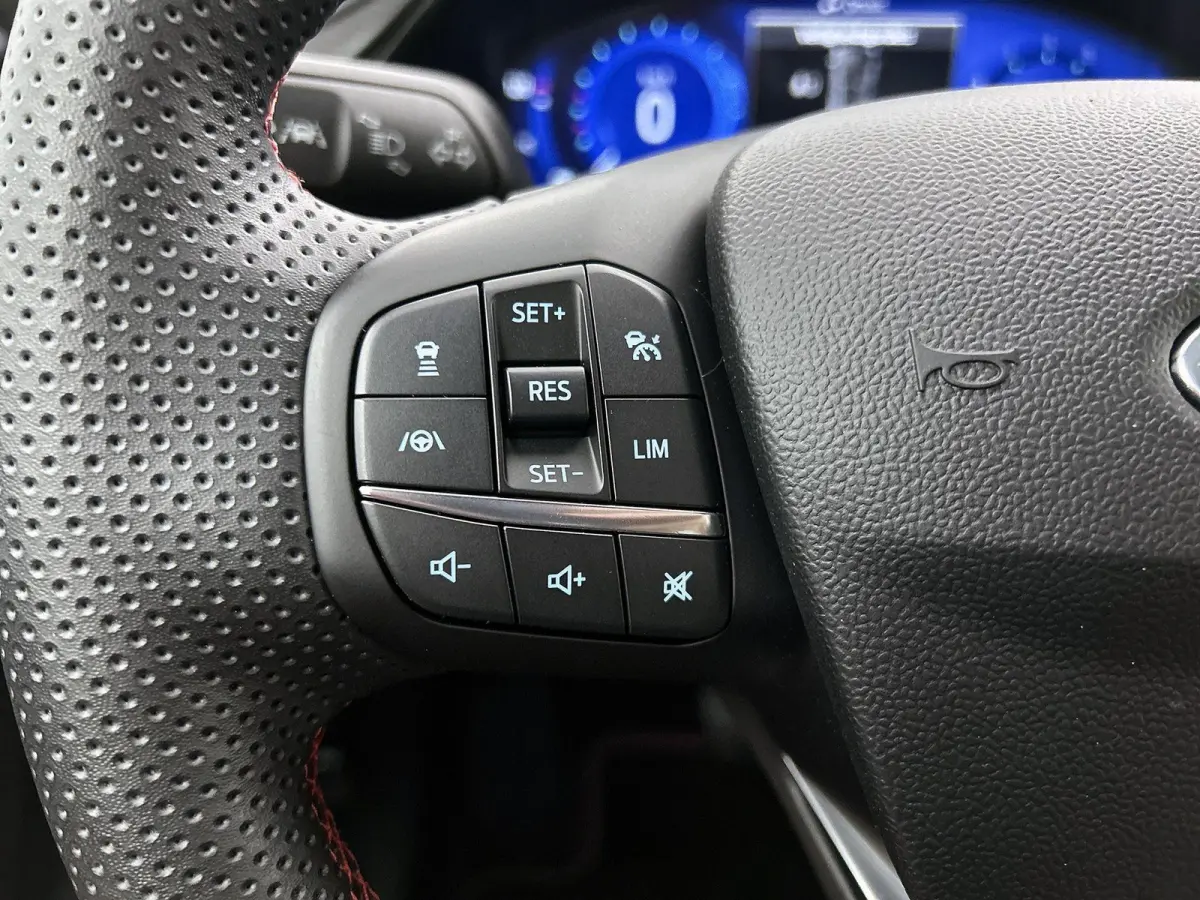 1.0 EcoBoost ST-Line X Aut. | B&O Soundsystem | Camera | Apple carplay | Winterpack | Adaptive Cruise | Bliss