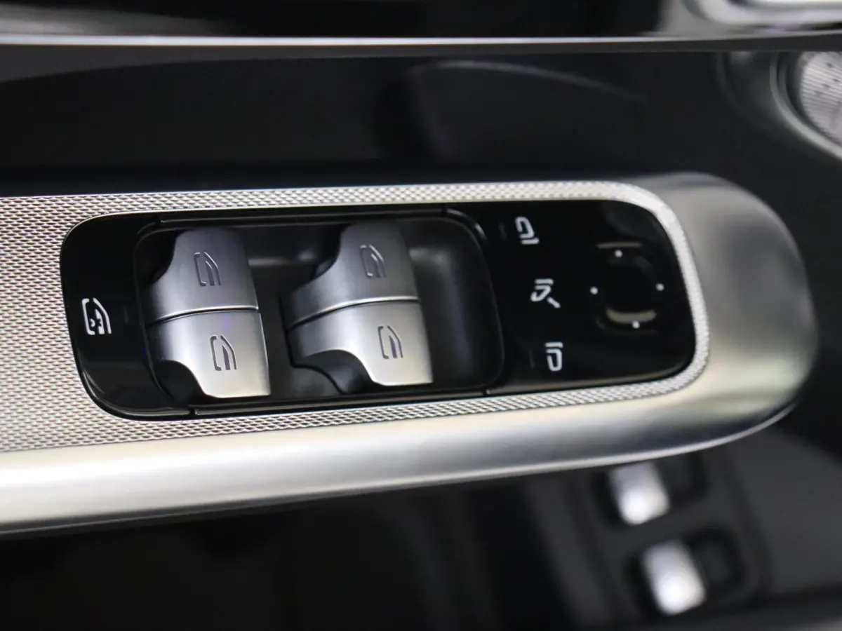 400e 4MATIC AMG Line Premium Plus /Panoramadak /HUD /360 Camera /20 Inch /Nightpakket /Elek Trekhaak