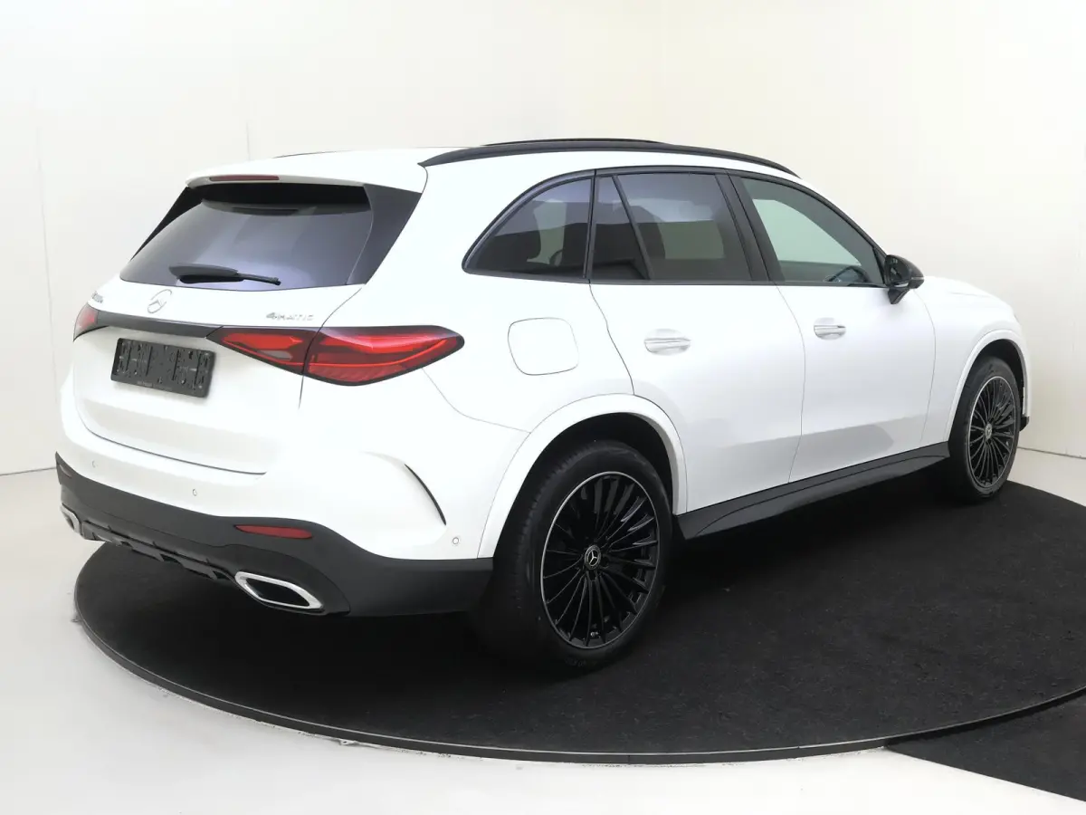 400e 4MATIC AMG Line Premium Plus /Panoramadak /HUD /360 Camera /20 Inch /Nightpakket /Elek Trekhaak