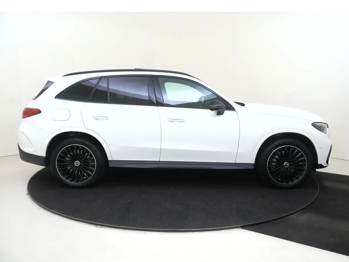 400e 4MATIC AMG Line Premium Plus /Panoramadak /HUD /360 Camera /20 Inch /Nightpakket /Elek Trekhaak