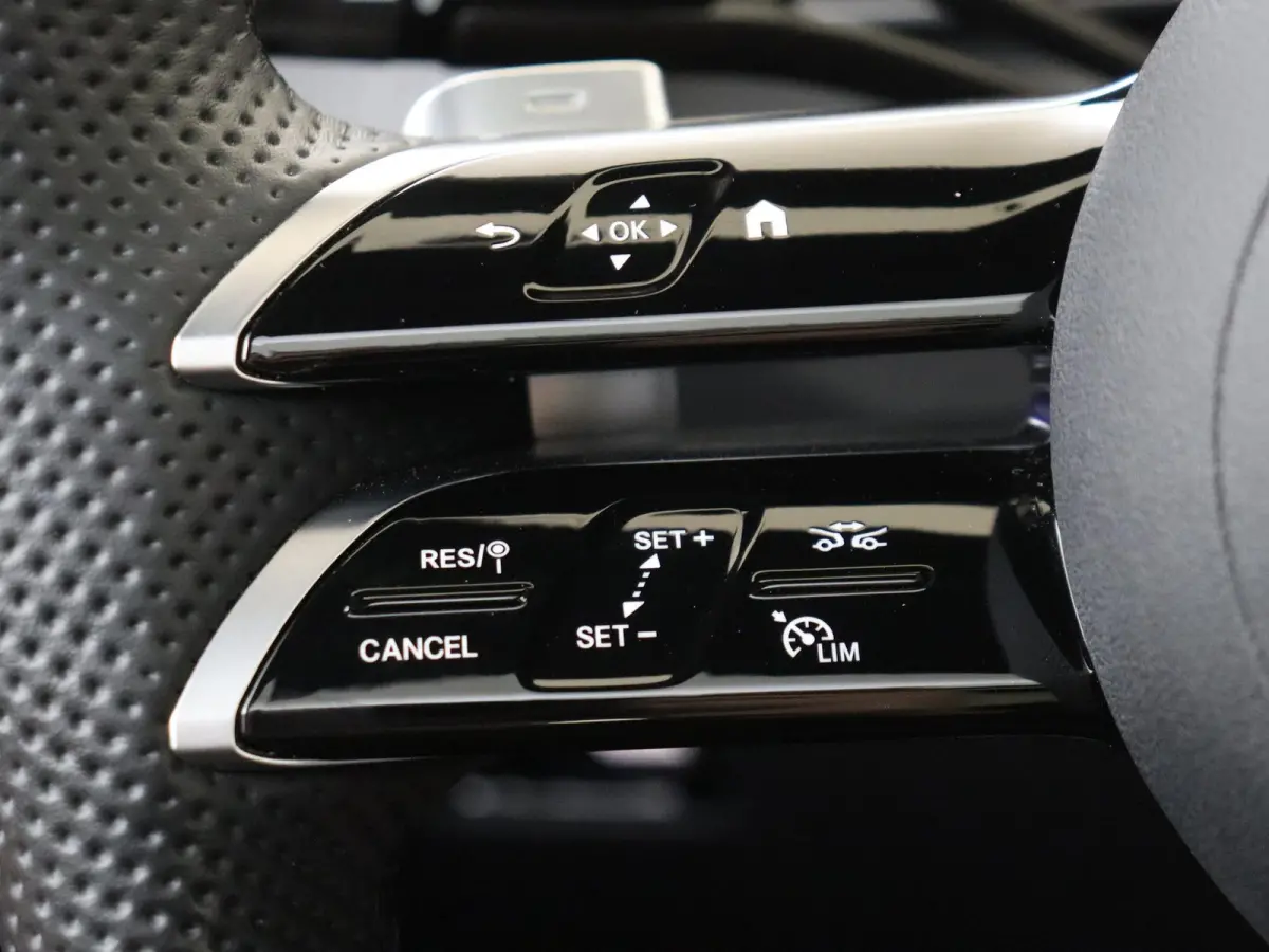 4MATIC Business Solution AMG / Winterpakket / Memory-Stoelen / Headup-Display / Trekhaak / 360Graden-Camera /