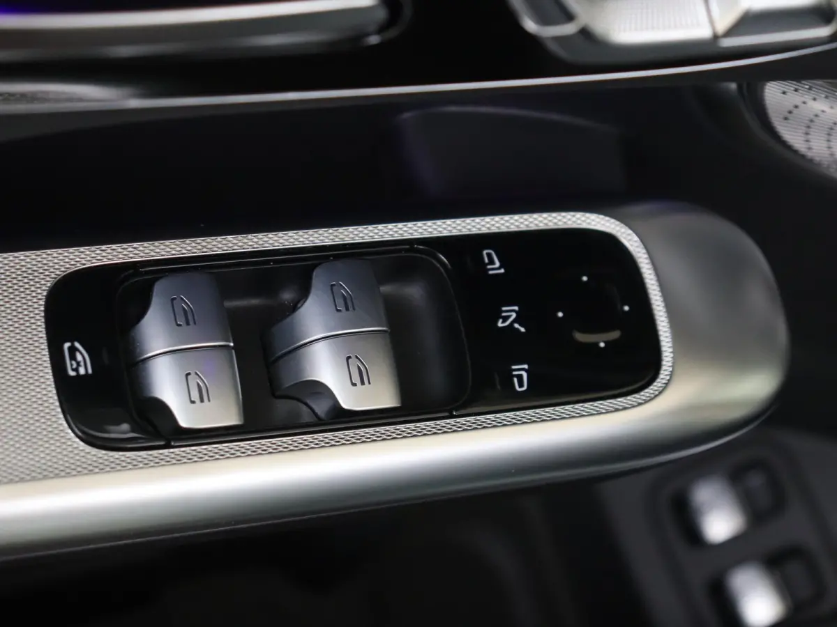 4MATIC Business Solution AMG / Winterpakket / Memory-Stoelen / Headup-Display / Trekhaak / 360Graden-Camera /