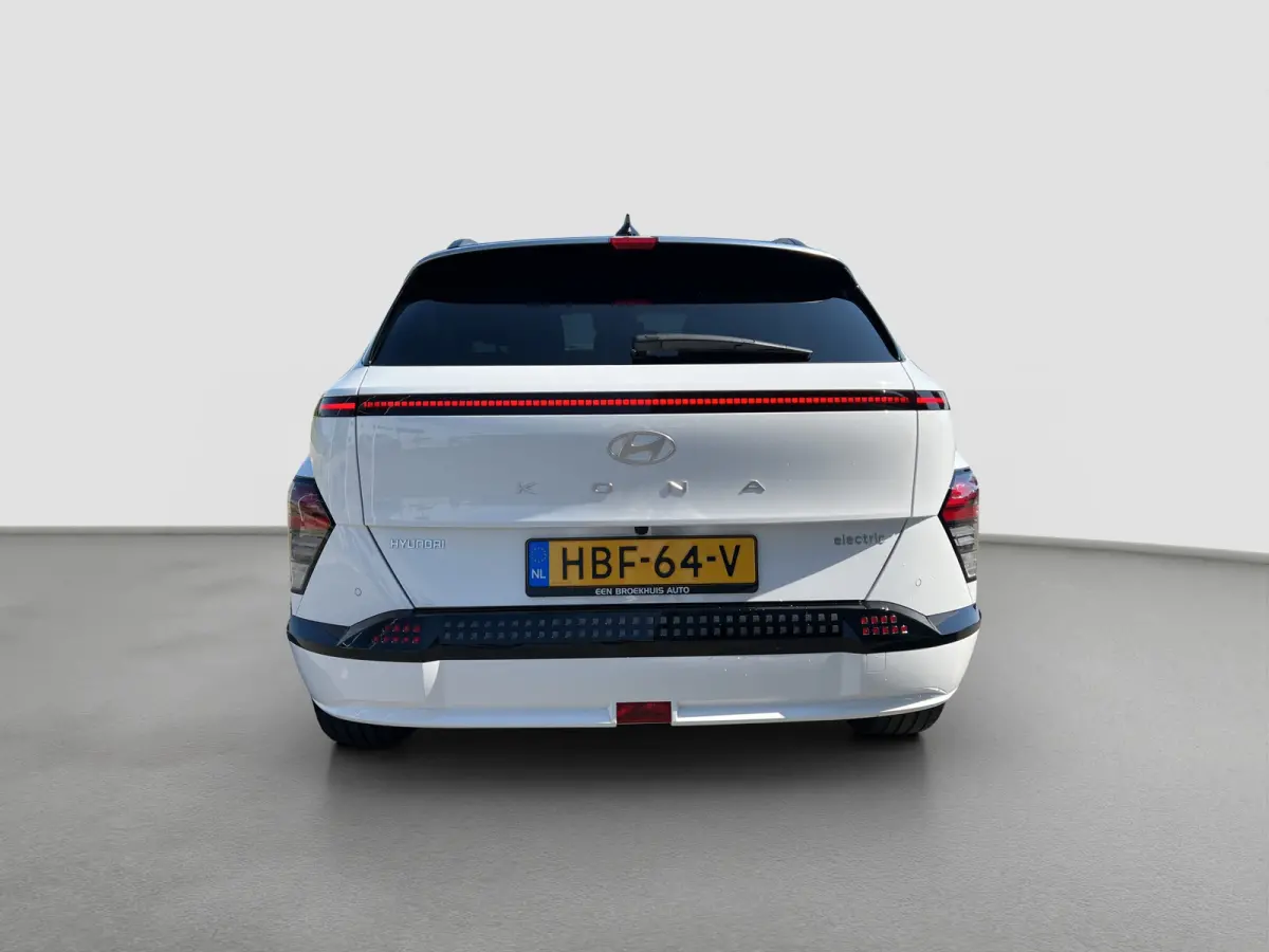 Comfort Smart 65.4 kWh | Camera | Carplay draadloos | Climate control | Adaptive cruise control | Elektrische achterklep | Full LED koplampen | Stuurverwarming | Stoelverwarming | Navigatie 