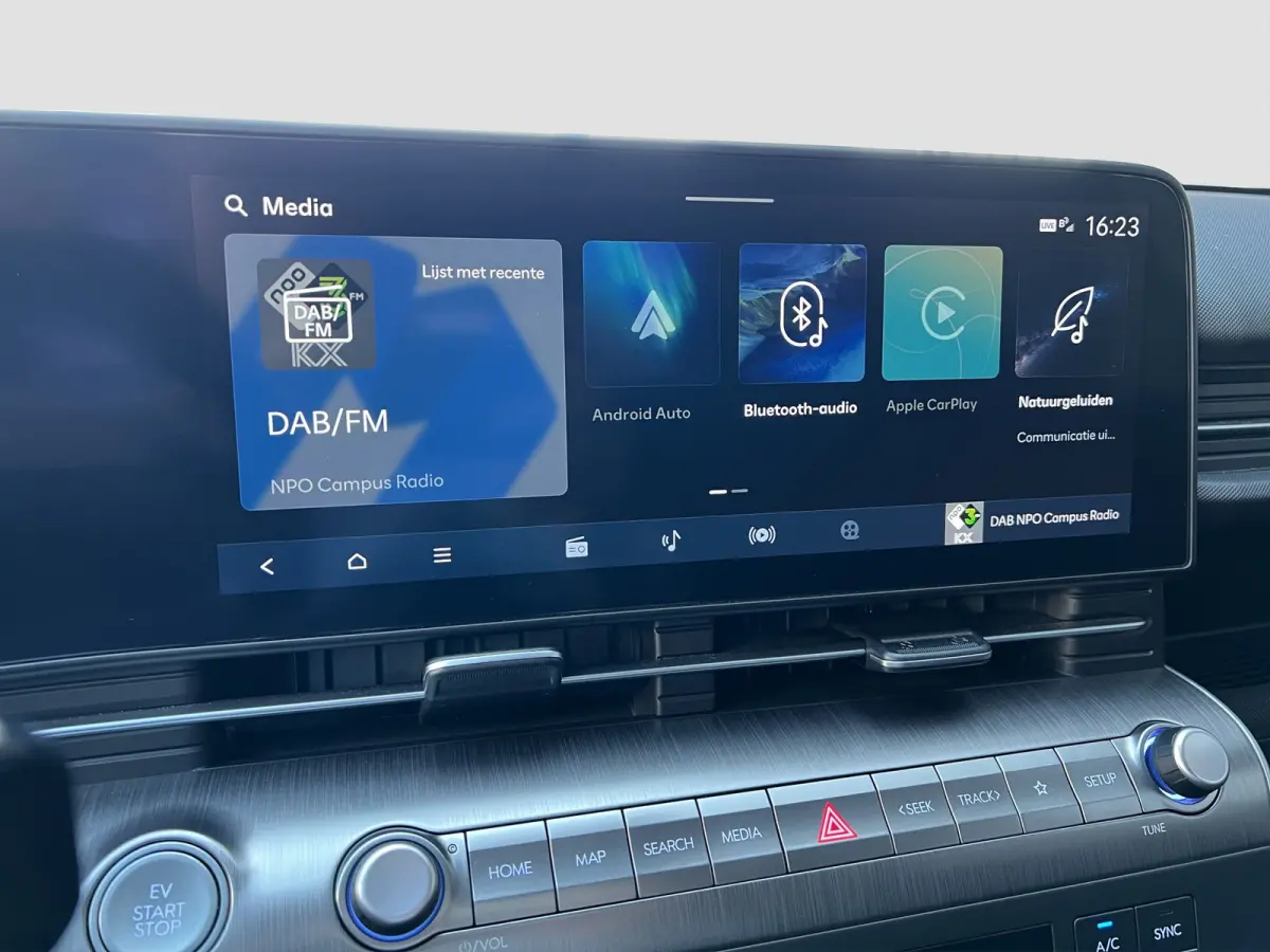 Comfort Smart 65.4 kWh | Camera | Carplay draadloos | Climate control | Adaptive cruise control | Elektrische achterklep | Full LED koplampen | Stuurverwarming | Stoelverwarming | Navigatie 