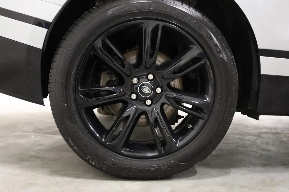 2.0 D180 AWD R-Dynamic Carbon Edition PANO LEDER LINE ASSIST LEASE / INRUIL MOGELIJK