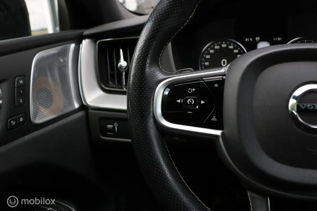 2.0 T6 AWD R-Design | 2018 | Trekhaak | B&W