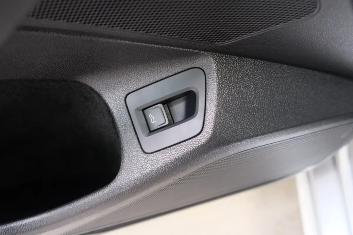 1.5 TSI Comfortline Business Automaat - N.A.P. Airco ,Cruise, Navi, PDC, Carplay, Virtual display.
