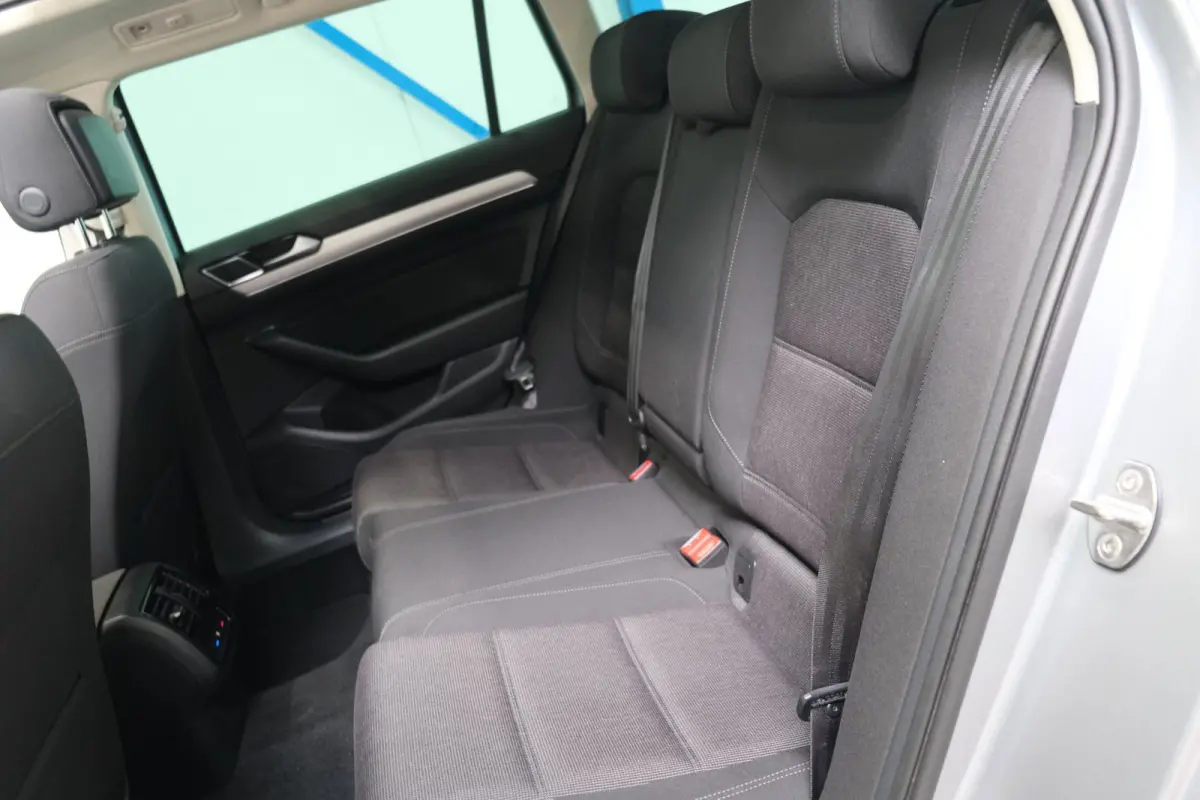 1.5 TSI Comfortline Business Automaat - N.A.P. Airco ,Cruise, Navi, PDC, Carplay, Virtual display.