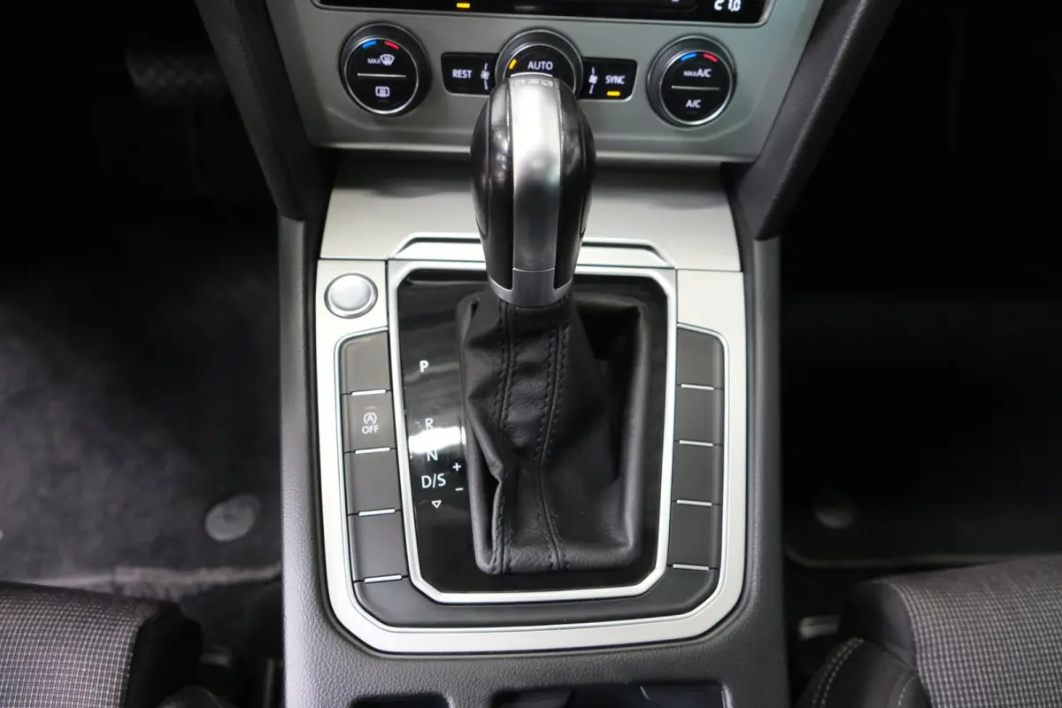 1.5 TSI Comfortline Business Automaat - N.A.P. Airco ,Cruise, Navi, PDC, Carplay, Virtual display.