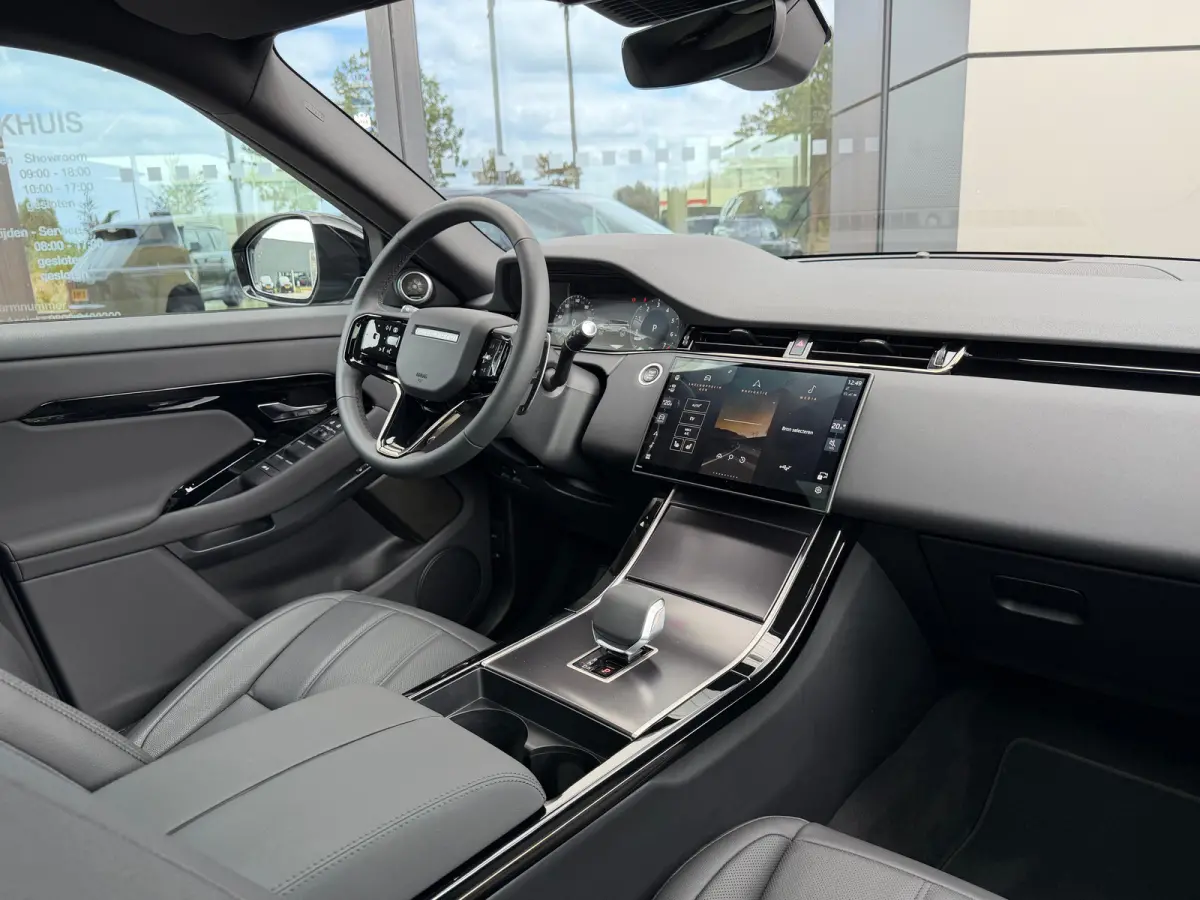 P270e AWD Dynamic Edition | Cold Climate | 360gr Camera | Pano | 20 Inch | Black Pack | Meridian