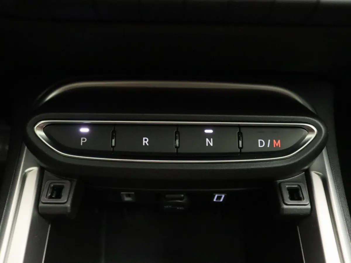 1.2 e-Hybrid Summit | 8 jaar Speciale garantie | Winter Pack | Infotainment & Convenience Pack | Voorraadvoordeel |