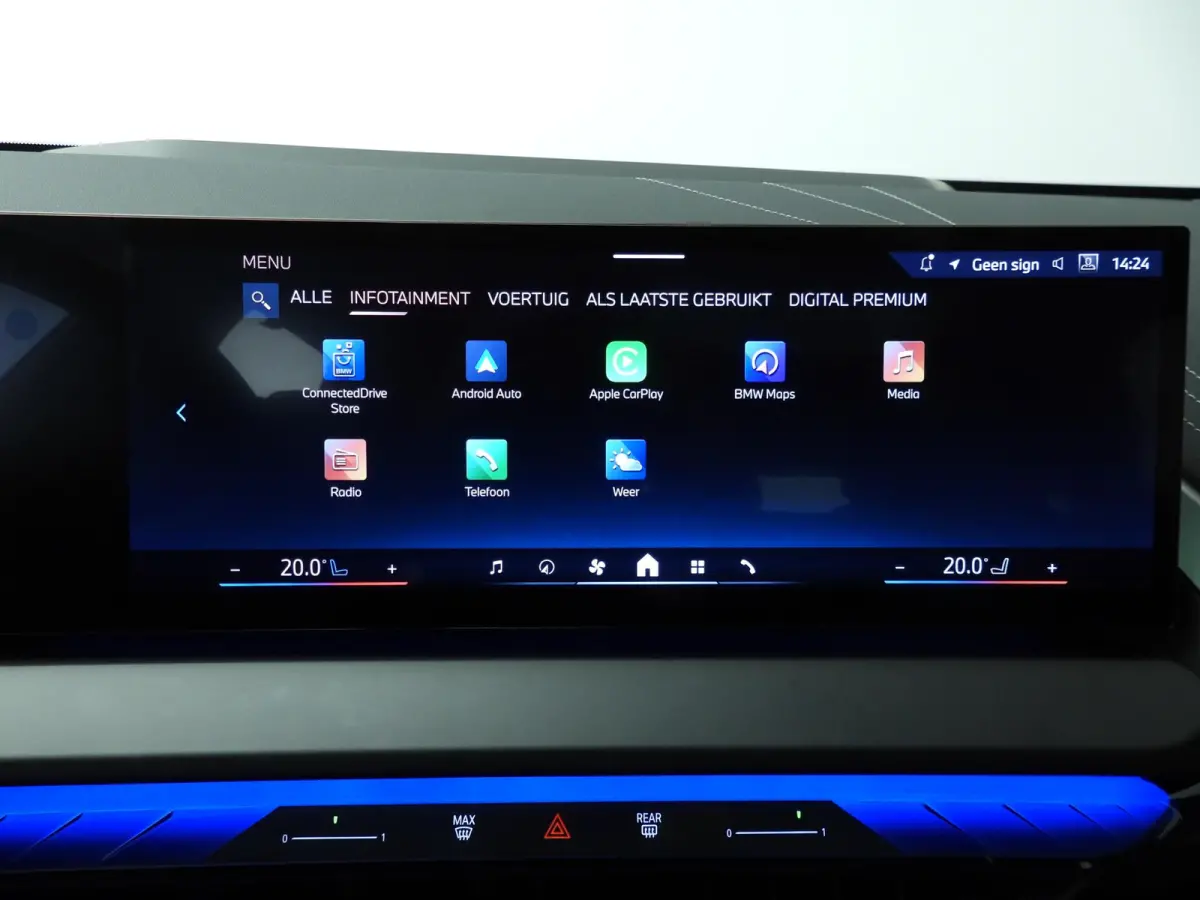 30e xDrive | M-Sportpakket | LED | Leder | Navigatie | Schuifdak | Sportstoelen | Stoelverwarming | DAB | Alu 20 inch
