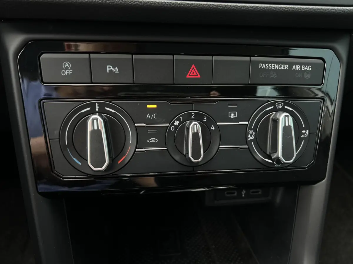 1.0 TSI Life TREKH. | CARPLAY/ANDROID | ADAPT.CRUISE | ECC | PDC | DAB | LMV