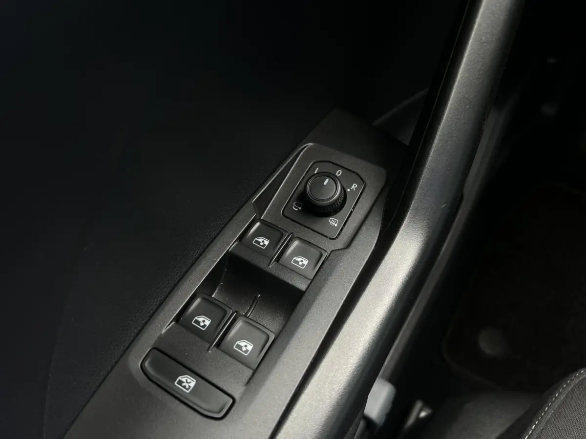 1.0 TSI Life TREKH. | CARPLAY/ANDROID | ADAPT.CRUISE | ECC | PDC | DAB | LMV