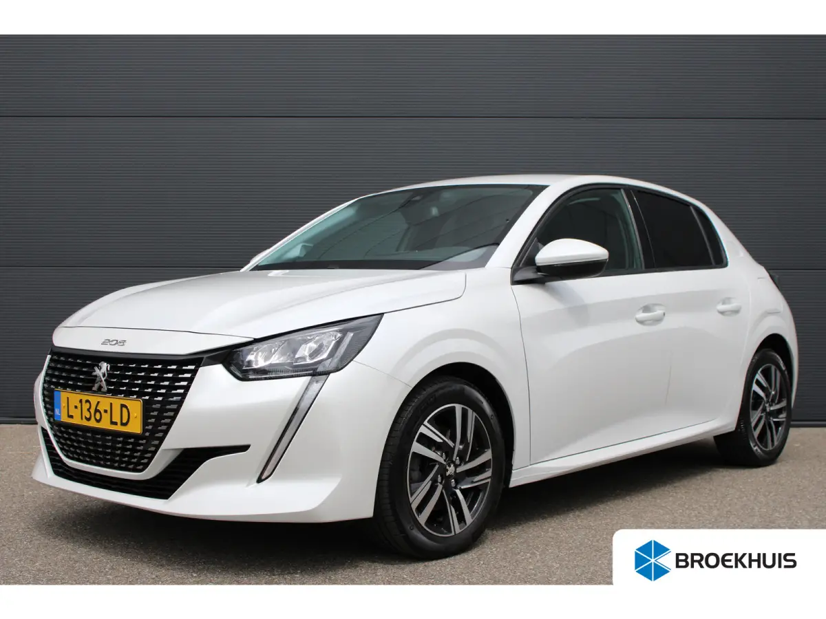 1.2 PureTech 100pk Allure Pack | Navigatie | Camera | Apple carplay | Bluetooth | NL auto | 1e Eigenaar | Parkeersensoren |
