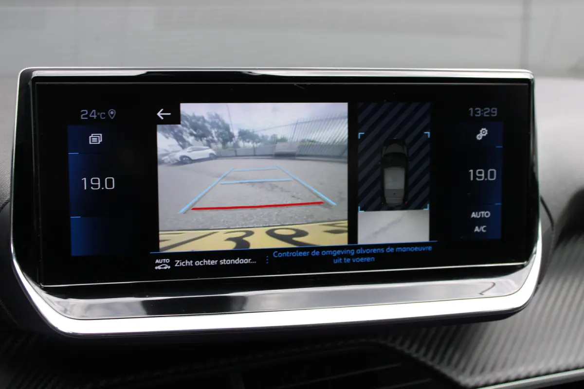1.2 PureTech 100pk Allure Pack | Navigatie | Camera | Apple carplay | Bluetooth | NL auto | 1e Eigenaar | Parkeersensoren |