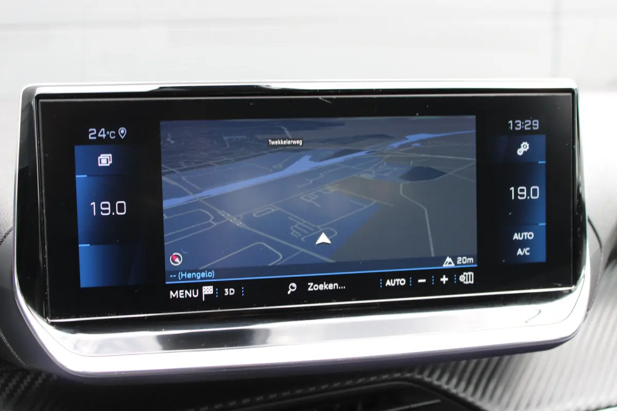 1.2 PureTech 100pk Allure Pack | Navigatie | Camera | Apple carplay | Bluetooth | NL auto | 1e Eigenaar | Parkeersensoren |