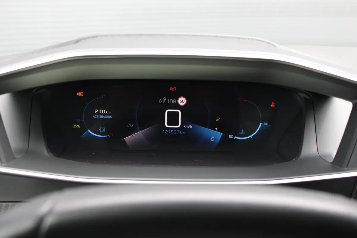 1.2 PureTech 100pk Allure Pack | Navigatie | Camera | Apple carplay | Bluetooth | NL auto | 1e Eigenaar | Parkeersensoren |