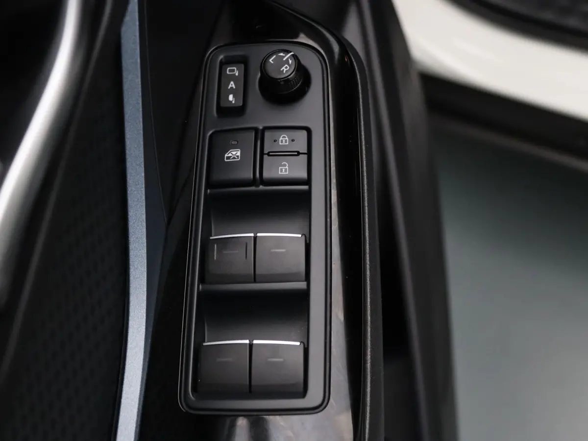 183pk Hybrid Style Apple Carplay/Android Auto | Climate
