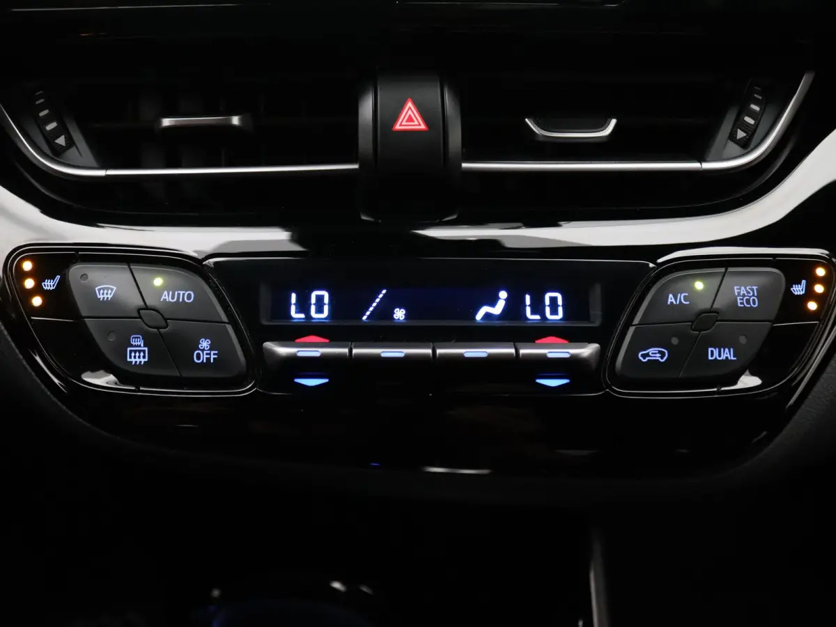 183pk Hybrid Style Apple Carplay/Android Auto | Climate