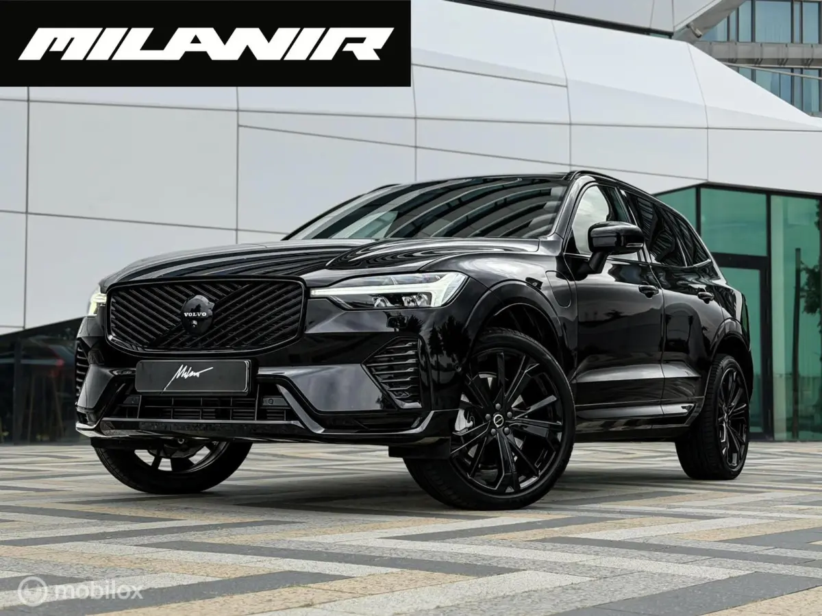 2.0 T8 Plug-in hybrid AWD Ultra Black Pano