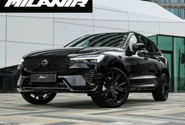 2.0 T8 Plug-in hybrid AWD Ultra Black Pano