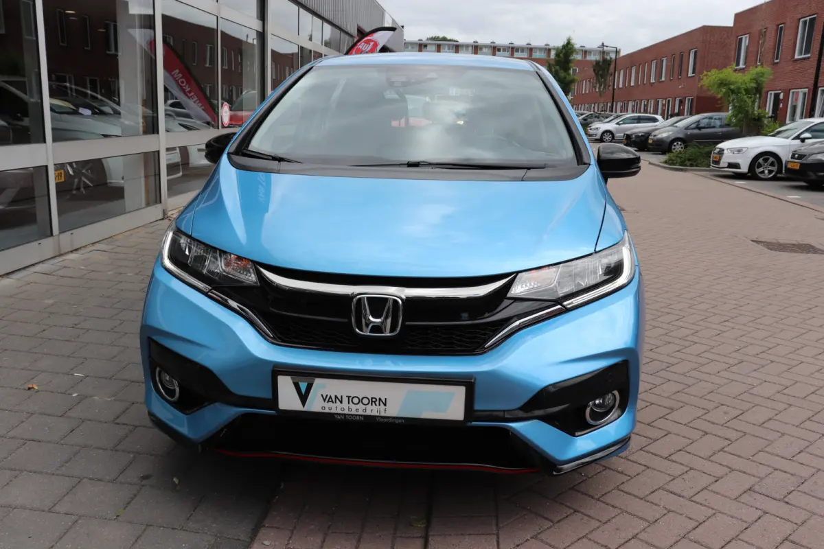 1.5 i-VTEC Dynamic Automaat. Luxe uitvoering, lage km stand!