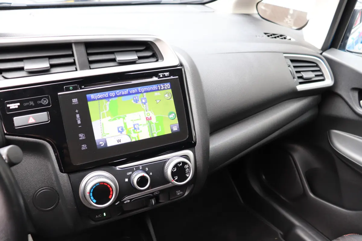 1.5 i-VTEC Dynamic Automaat. Luxe uitvoering, lage km stand!