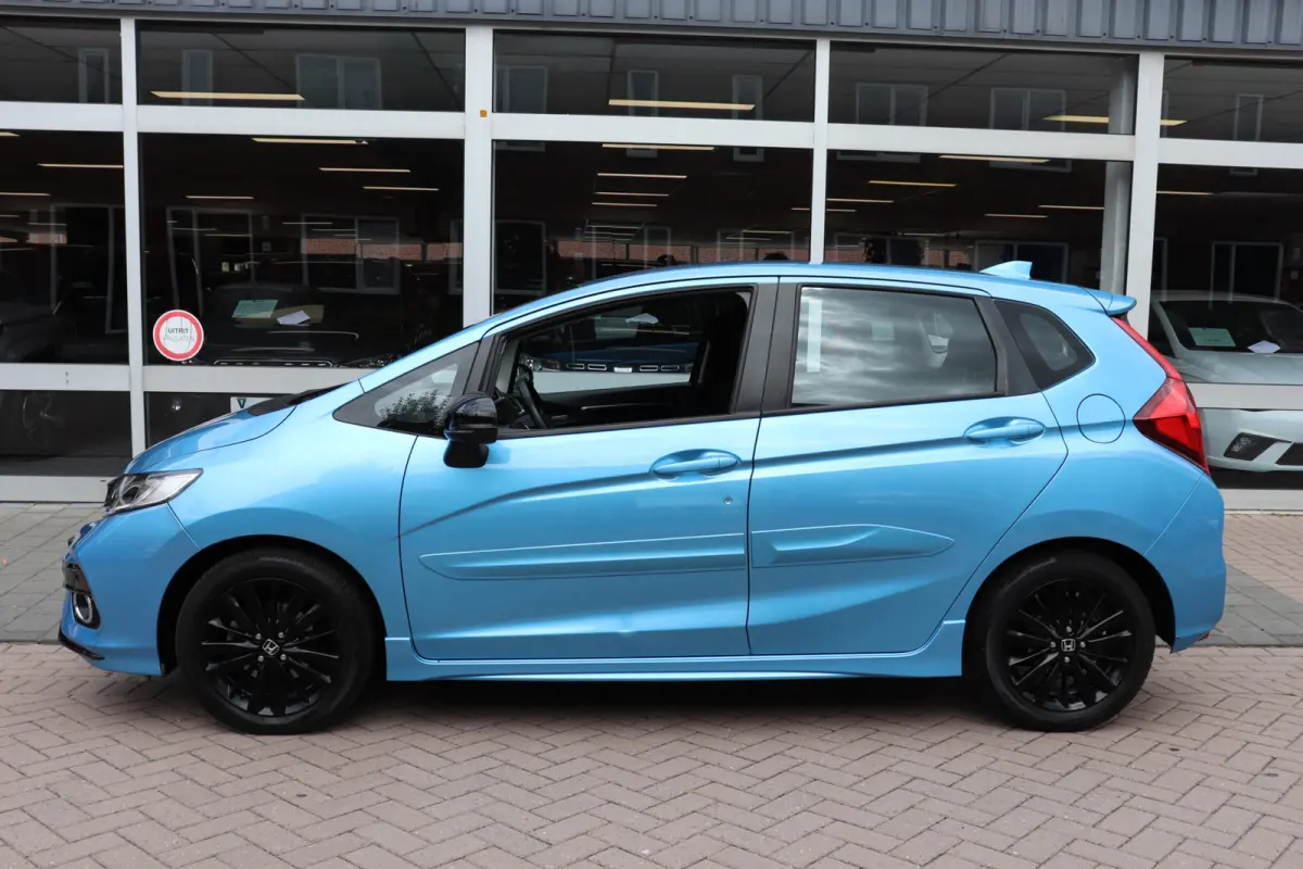 1.5 i-VTEC Dynamic Automaat. Luxe uitvoering, lage km stand!