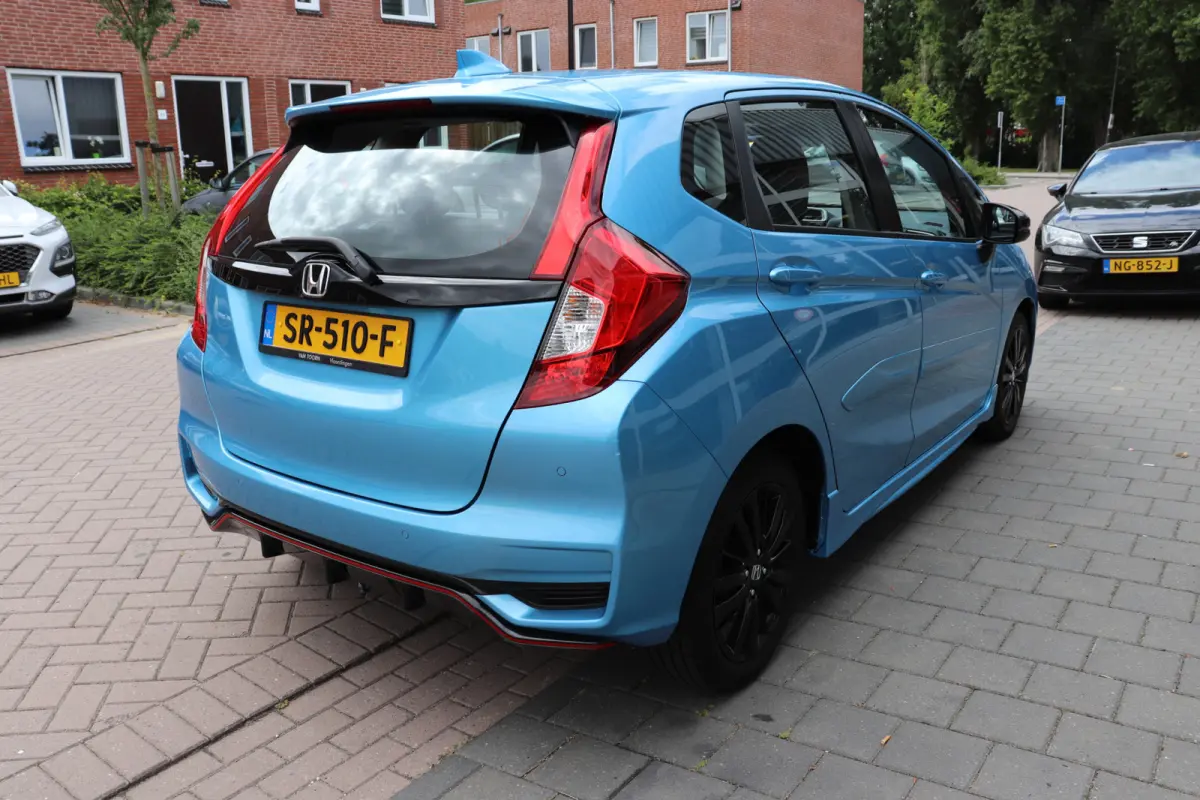 1.5 i-VTEC Dynamic Automaat. Luxe uitvoering, lage km stand!