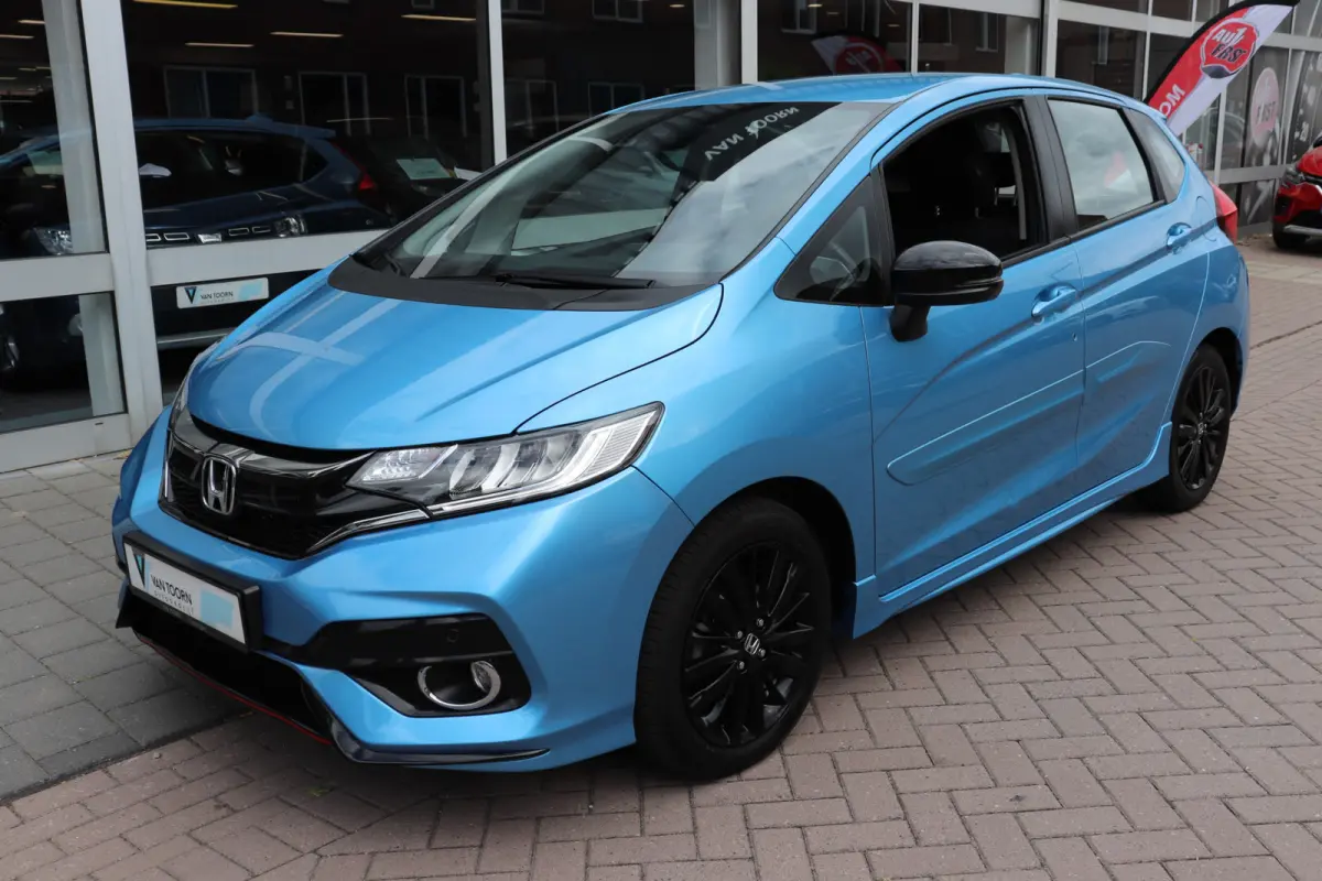 1.5 i-VTEC Dynamic Automaat. Luxe uitvoering, lage km stand!